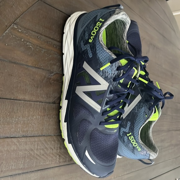 New Balance 1500 V3 - Picture 2 of 6